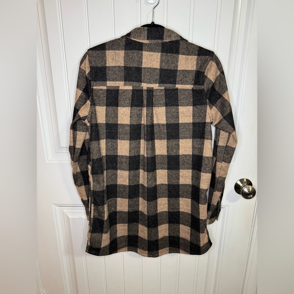 Beachlunchlounge Black and Tan Tyler Flannel Tunic Shirt - Picture 5 of 8